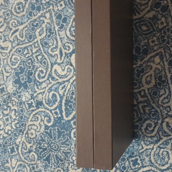 Large Louis Vuitton box - Picture 2 of 5